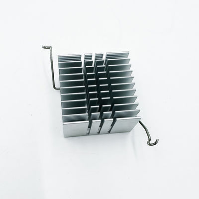 Radiador ranurado metal de aluminio del disipador de calor de la hoja de las piezas del CNC de la CPU del ordenador que trabaja a máquina