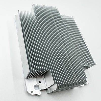 Disipadores de calor de aluminio de encargo de las piezas del CNC que trabajan a máquina para el tránsito del carril