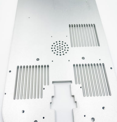 Cubierta que trabaja a máquina del CNC de la parte posterior de la aleación de aluminio que pule con chorro de arena servicio todo en uno de la oxidación