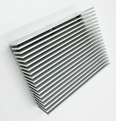 Disipador de calor de aluminio de las piezas de metal del CNC que trabaja a máquina para el inversor fotovoltaico