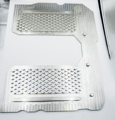 Embase de aluminio del ordenador portátil del CNC que trabaja a máquina, base reservada estupenda del ordenador portátil de la aleación de aluminio del poder más elevado del ventilador del disipador de calor del ordenador portátil