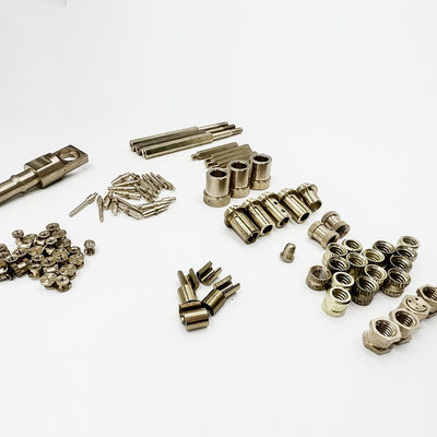 El latón modificado para requisitos particulares atornilla/el CNC de cobre amarillo dio vuelta a tolerancia de las partes 0.01mm-0.05m m