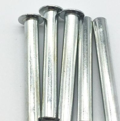 Semi remaches galvanizados blancos industriales del hierro del hueco del remache lado principal oval del metal del solo